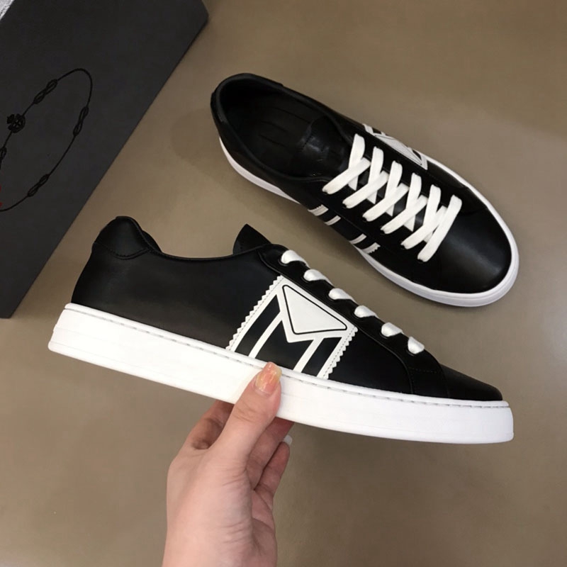 2021 Men Soft Leather Sneakers Triple Black White Golden Italy Casual Shoes Mens Platform Leisure Trainer Party Classic Gentleman size 38-44
2021 Men Soft Leather Sneakers Triple Black White Golden Italy Casual Shoes Mens Platform Leisure Trainer Party Classic Gentleman size 38-44
