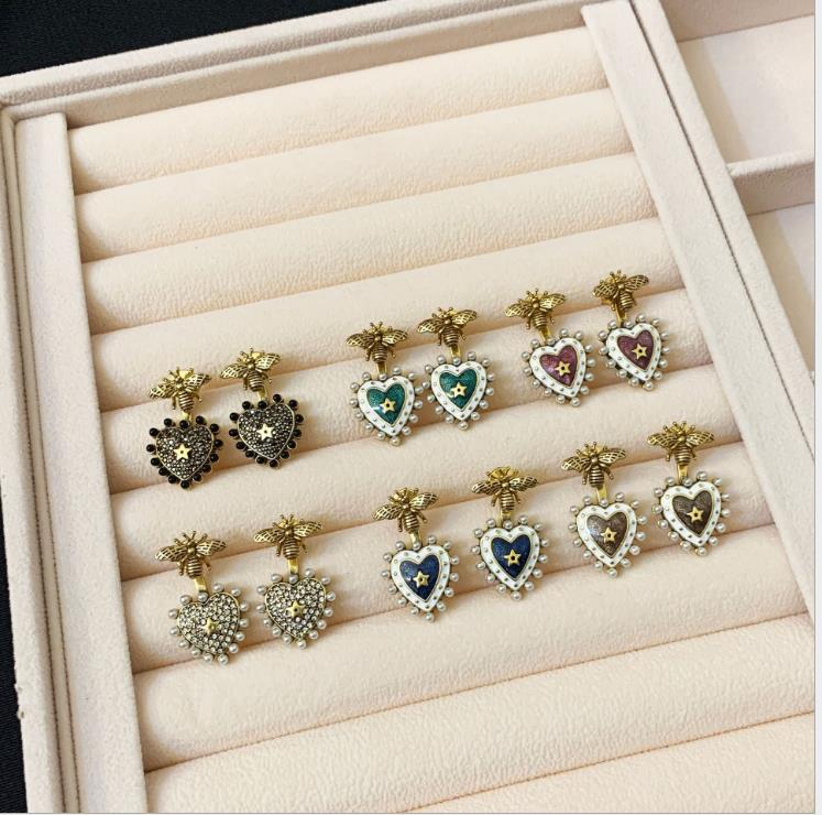 Hot Sale Retro love Bee Earrings female temperament female net red same heart S925 silver needle Earrings
Hot Sale Retro love Bee Earrings female temperament female net red same heart S925 silver needle Earrings