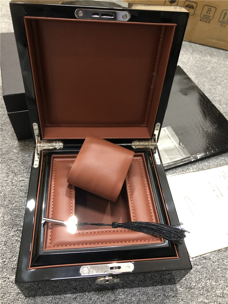 DropShip Top Quality Original Watch Box Set with Certificate Exquisite Watch Packaging Box Top Seller LICHADEMILE
DropShip Top Quality Original Watch Box Set with Certificate Exquisite Watch Packaging Box Top Seller LICHADEMILE