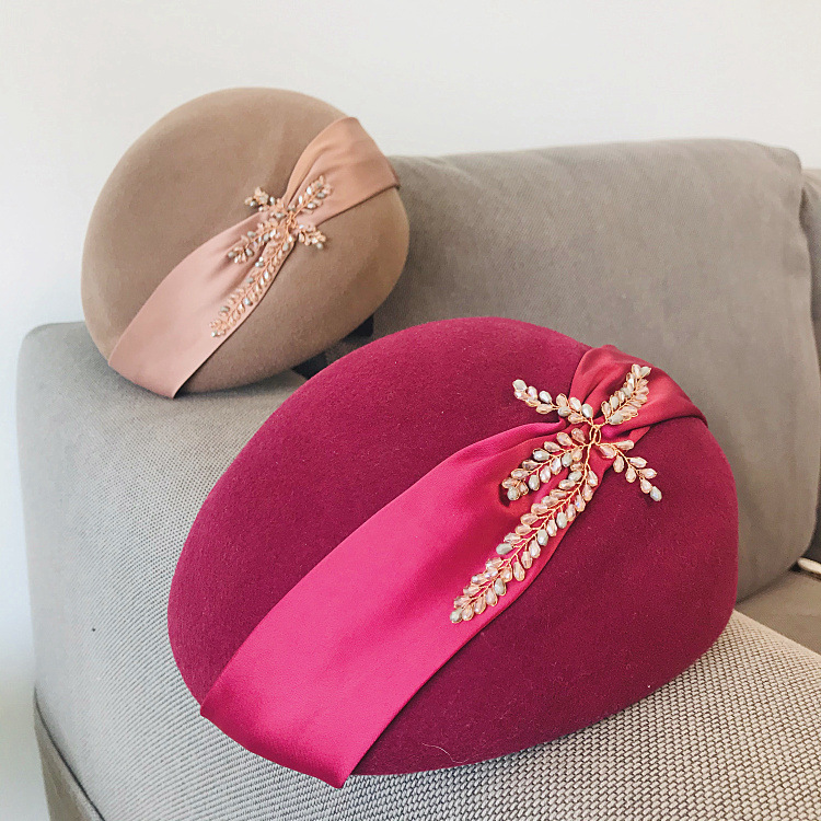 2020 Elegant Ladies Autumn zBow Berets Handmade Rhinestone Beading Leaves Fedora Cap Pure Wool Pillbox Warm Female Hat Felt Cap, Black
2020 Elegant Ladies Autumn zBow Berets Handmade Rhinestone Beading Leaves Fedora Cap Pure Wool Pillbox Warm Female Hat Felt Cap, Black