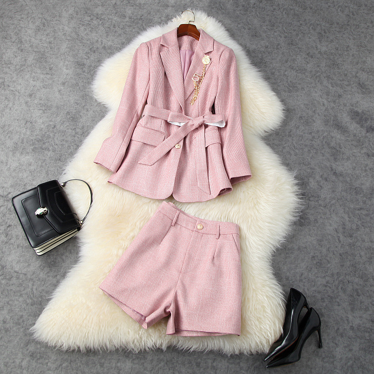 European and American women's wear 2020 winter new style Long sleeve lace-up Cloth coat shorts Fashionable pink suit, White
European and American women's wear 2020 winter new style Long sleeve lace-up Cloth coat shorts Fashionable pink suit, White