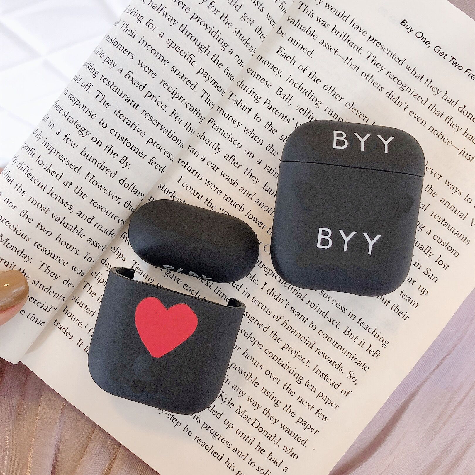 Trendy New Airpods Case Suitable for Wireless Bluetooth 1/2 Generation Headset Soft Shell Fashion Airpods 1/2 Case
Trendy New Airpods Case Suitable for Wireless Bluetooth 1/2 Generation Headset Soft Shell Fashion Airpods 1/2 Case