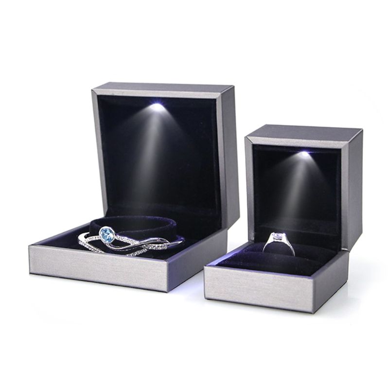 LED Light Jewelry Display Bracelet Necklace Wedding Engagement Ring Box Storage Y3NE
LED Light Jewelry Display Bracelet Necklace Wedding Engagement Ring Box Storage Y3NE