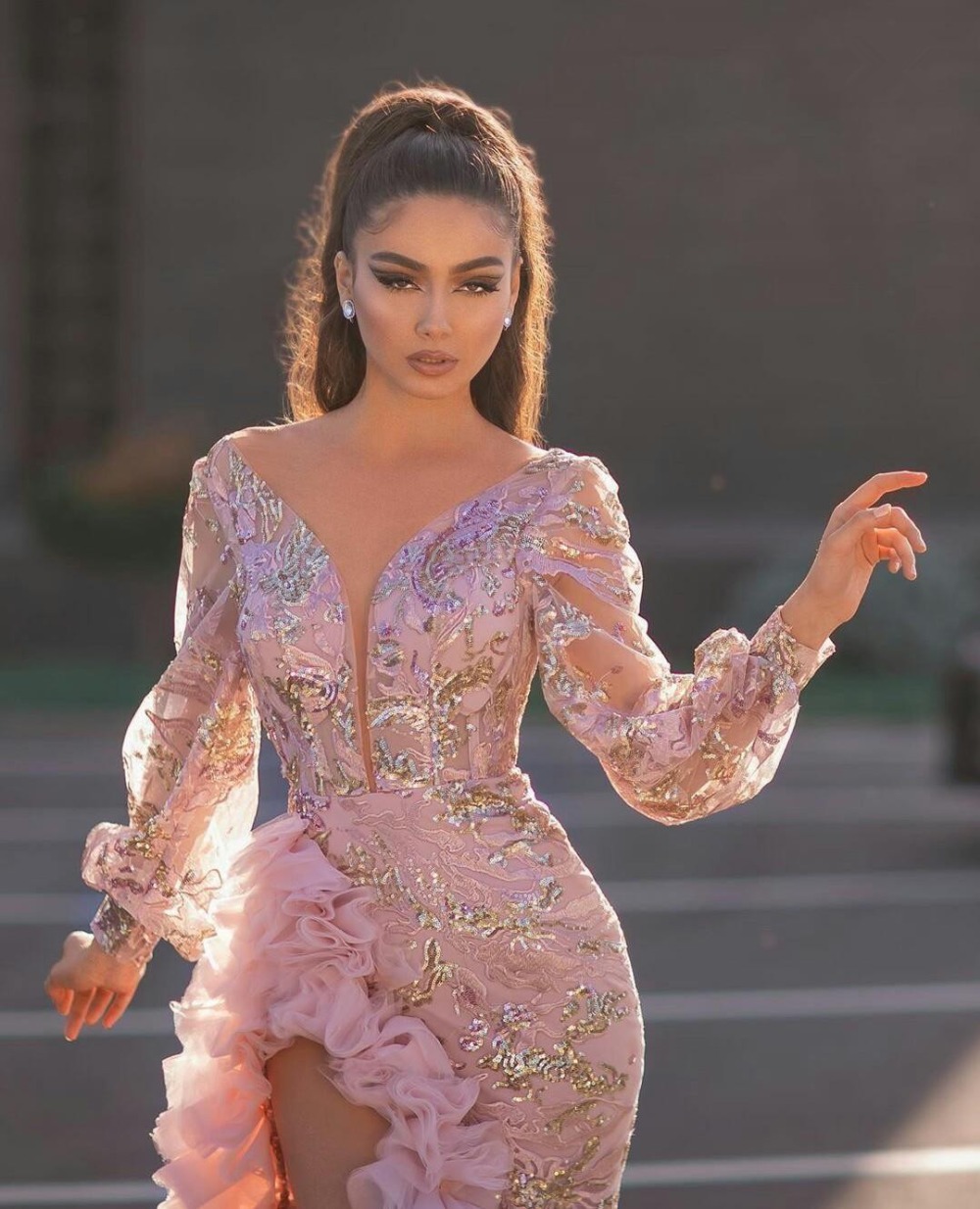 2020 Aso Ebi Mermaid Prom Dresses Long Sleeves Side Split Ruffles Pink lace sequins Evening Gowns V Neck vestido de novia