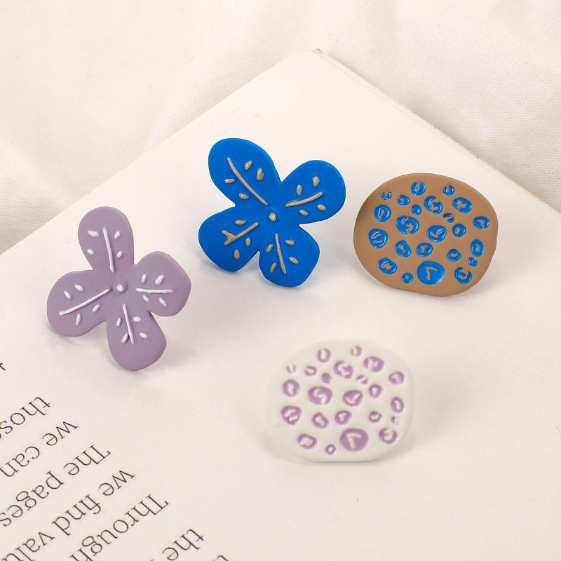 AENSOA Unique Hand-drawn Asymmetric Flowers Drop Earrings For Women Korean Fun Cartoon Paint Pendant Earring Fashion Jewelry INS
AENSOA Unique Hand-drawn Asymmetric Flowers Drop Earrings For Women Korean Fun Cartoon Paint Pendant Earring Fashion Jewelry INS