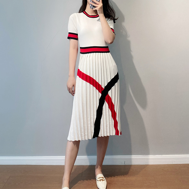 Women Dress Spring / Summer 2020 New Dress Round Neck Striped Mid-length Short-sleeved, Black
Women Dress Spring / Summer 2020 New Dress Round Neck Striped Mid-length Short-sleeved, Black