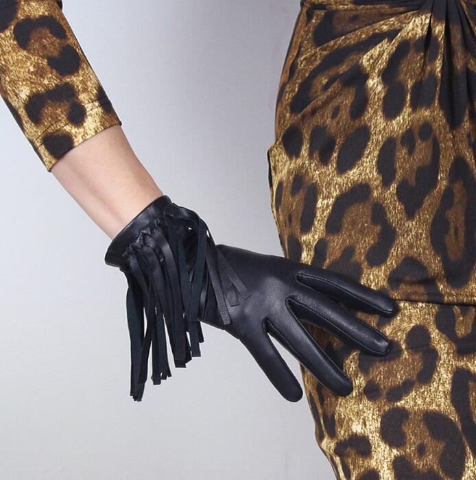 Women'a natural goat leather driving glove lady's Punk Style Hip Hop Tassel genuine leather black motorcycle glove R631
Women'a natural goat leather driving glove lady's Punk Style Hip Hop Tassel genuine leather black motorcycle glove R631