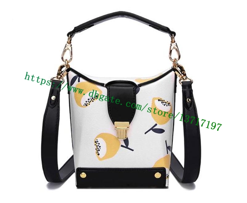 Top Grade Bag Brown Reverse Canvas Coated Tri-color Real Leather Lady Handbag Women M43518 Bento Box Shoulder Cosmetics Small size
Top Grade Bag Brown Reverse Canvas Coated Tri-color Real Leather Lady Handbag Women M43518 Bento Box Shoulder Cosmetics Small size