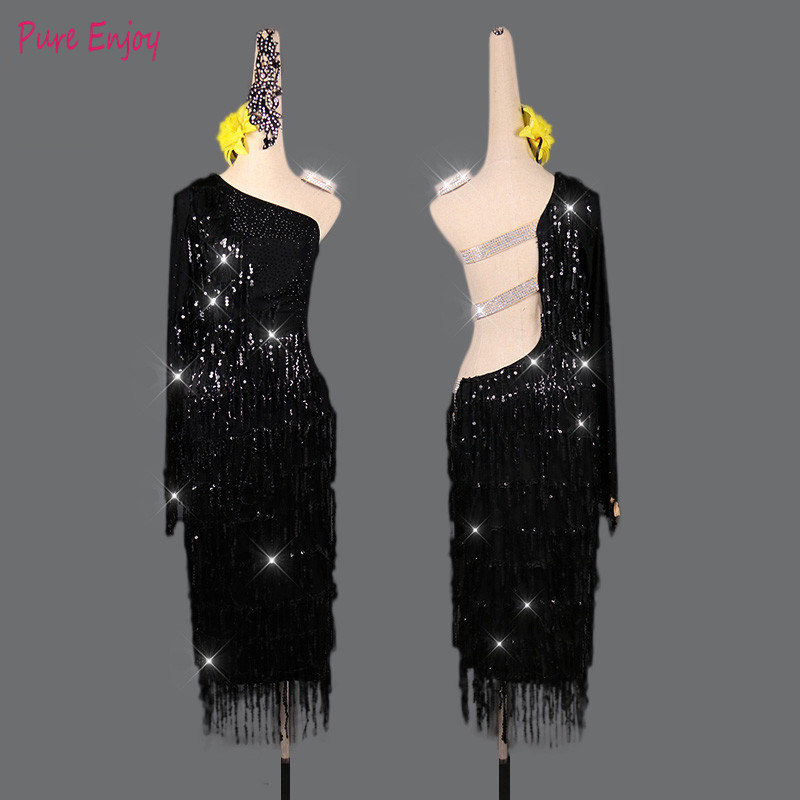 Women Latin dance competition costumes performance costumes black sequins fringed sexy slim latin Rumba cha-cha dance dress
Women Latin dance competition costumes performance costumes black sequins fringed sexy slim latin Rumba cha-cha dance dress