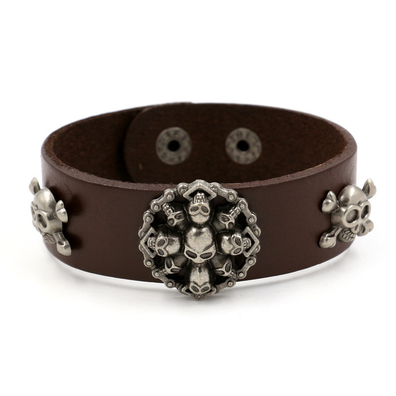 Leather Bracelet Buckle Wide Leather Trend Skull Men Simple and Elegant Accessories Temperament Vintage High Quality Delicate
Leather Bracelet Buckle Wide Leather Trend Skull Men Simple and Elegant Accessories Temperament Vintage High Quality Delicate