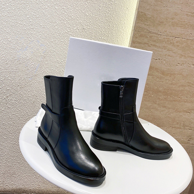 High quality top designer Winter woman Martin boots 100% genuine leather Round toe flat bottomed motorcycle boots Fashion Snow boots, Black
High quality top designer Winter woman Martin boots 100% genuine leather Round toe flat bottomed motorcycle boots Fashion Snow boots, Black