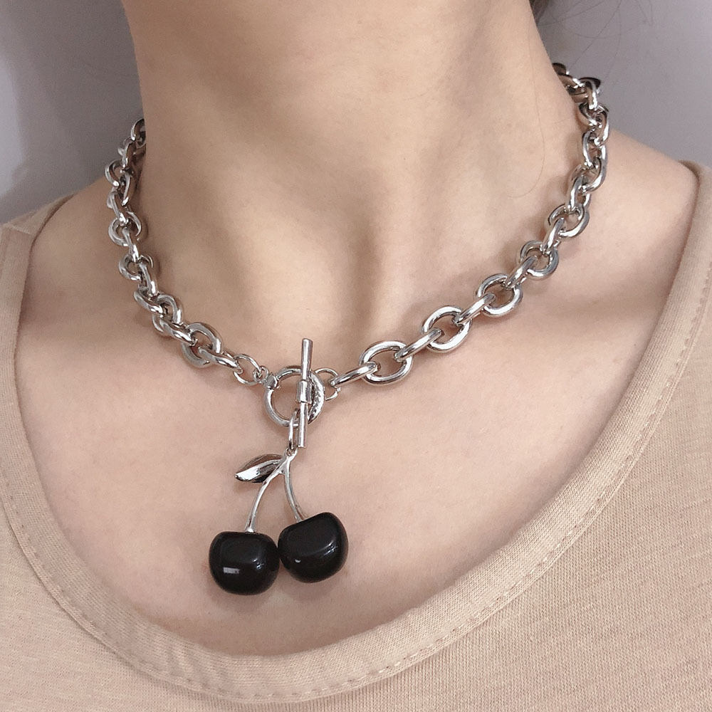 New Design Cherry OT Clasp Chain Necklace Women Fashion Hip Hop Jewelry Silver Plated Fruit Pendant Collar Choker Necklace for Women
New Design Cherry OT Clasp Chain Necklace Women Fashion Hip Hop Jewelry Silver Plated Fruit Pendant Collar Choker Necklace for Women
