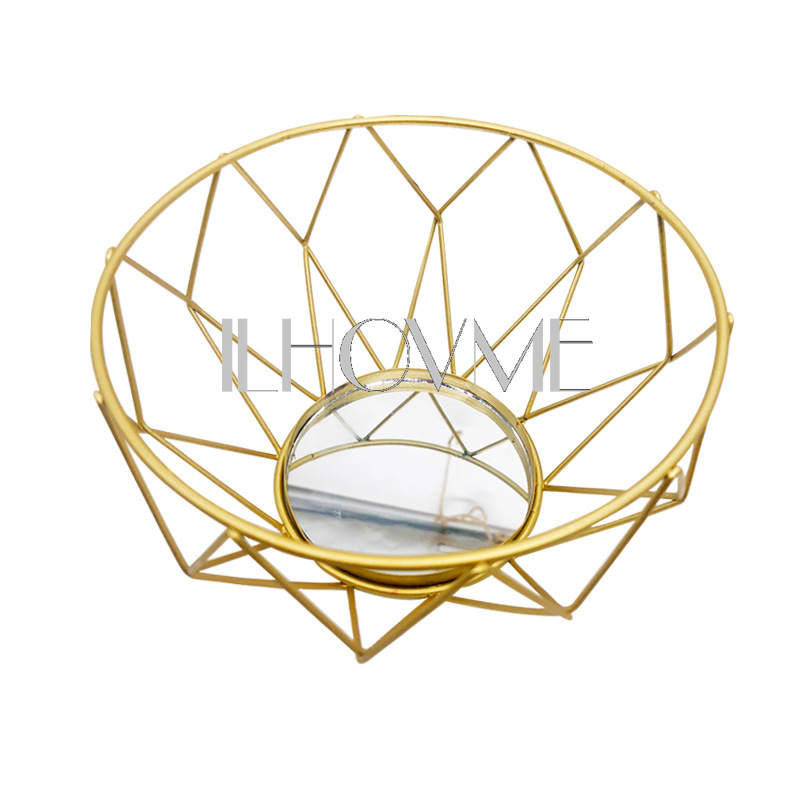 Nordic Romantic Dinner Candle Holders Geometric Golden Mirror Candlestick Iron Candle Holder for Wedding Party Home Decor Gift
Nordic Romantic Dinner Candle Holders Geometric Golden Mirror Candlestick Iron Candle Holder for Wedding Party Home Decor Gift