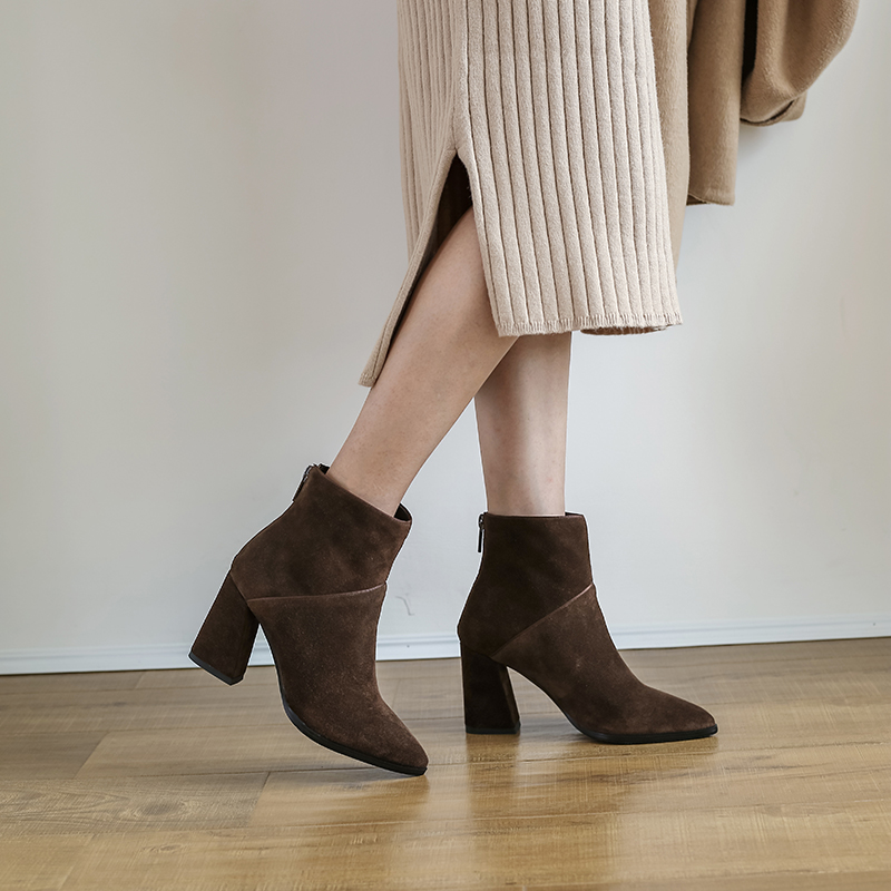 Women Ankle Boots Genuine Leather Plus Size 22-26.5Cm Feet Length Pointed Toe Side Zipper 2020 Winter Shoes Women Zapatos Boots, Black
Women Ankle Boots Genuine Leather Plus Size 22-26.5Cm Feet Length Pointed Toe Side Zipper 2020 Winter Shoes Women Zapatos Boots, Black