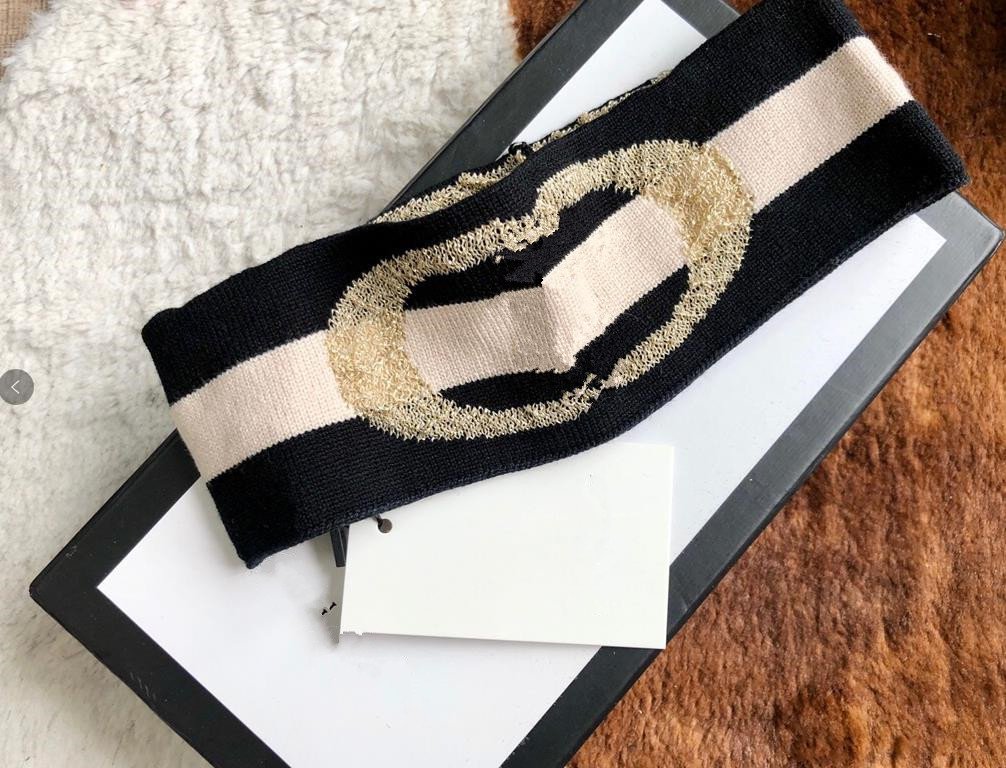 Designer Wool Headbands for Women and Men New Luxury Designer Winter Gold Thread Wide head scarf hair bands Head Scarf Streetwear Gift S319
Designer Wool Headbands for Women and Men New Luxury Designer Winter Gold Thread Wide head scarf hair bands Head Scarf Streetwear Gift S319