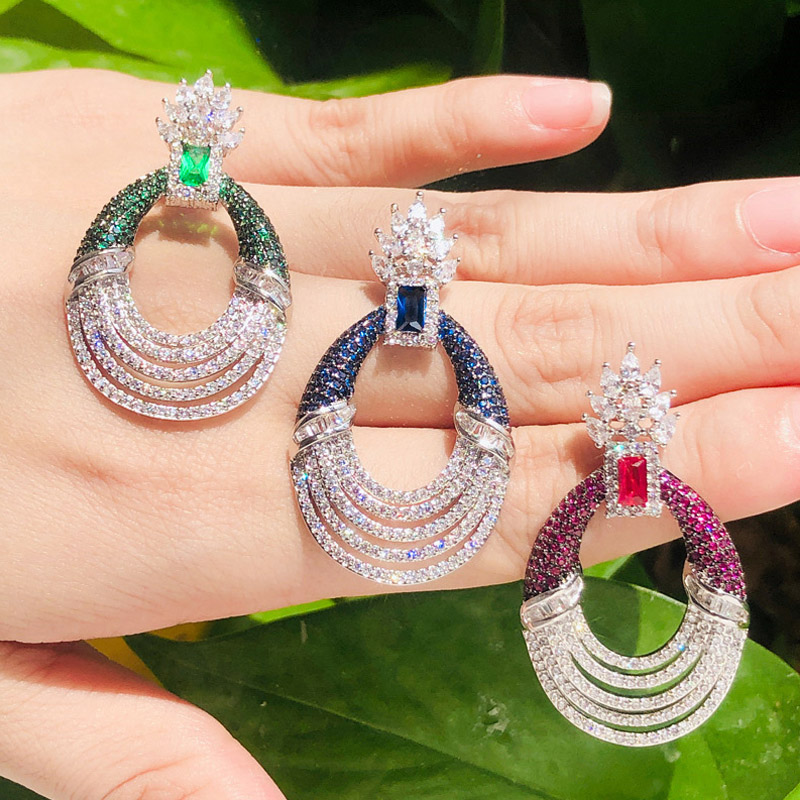 Pera New Designer Vintage Ethnic Bule Green CZ Paved Big Round Drop Earrings for Women Luxury Cubic Zircon Banquet Jewelry E436
Pera New Designer Vintage Ethnic Bule Green CZ Paved Big Round Drop Earrings for Women Luxury Cubic Zircon Banquet Jewelry E436