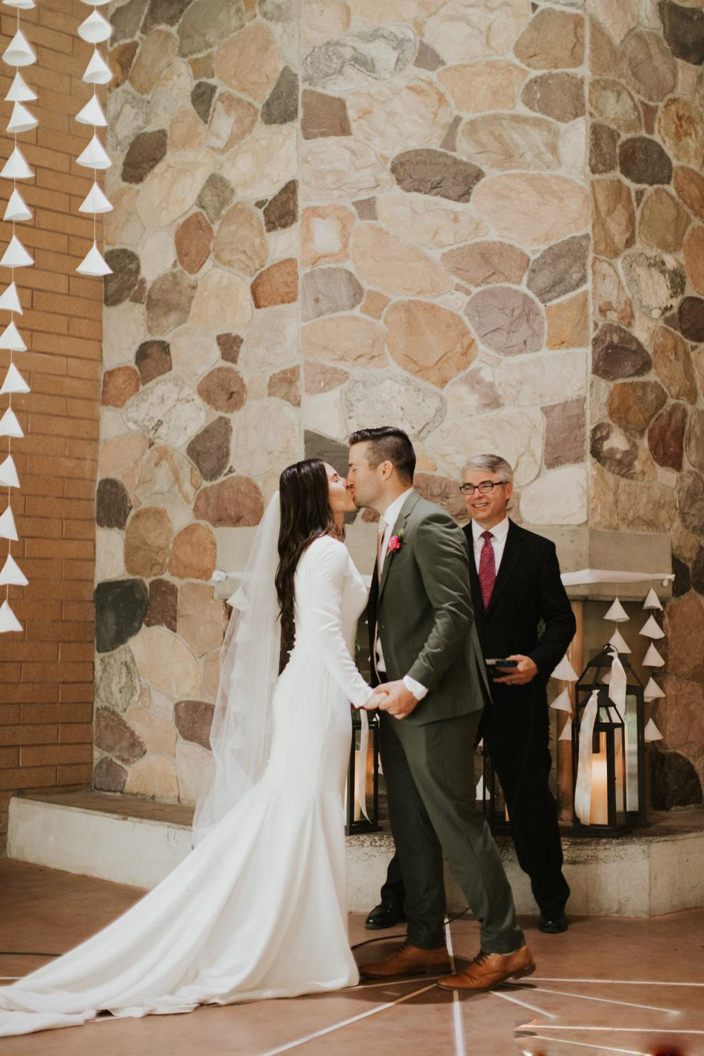 Country Mermaid Wedding Dresses Plus Size Jewel Neck Long Sleeve Bridal Gowns Beach Zipper Back Floor Length Wedding Dress