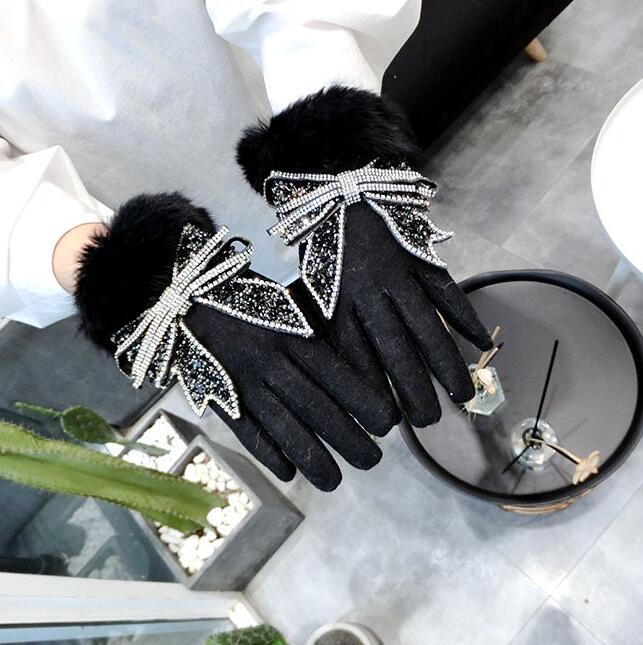 Women's autumn winter thicken warm fur wollen gloves lady's touch screen bling diamonds bow glove winter driving glove R2370
Women's autumn winter thicken warm fur wollen gloves lady's touch screen bling diamonds bow glove winter driving glove R2370