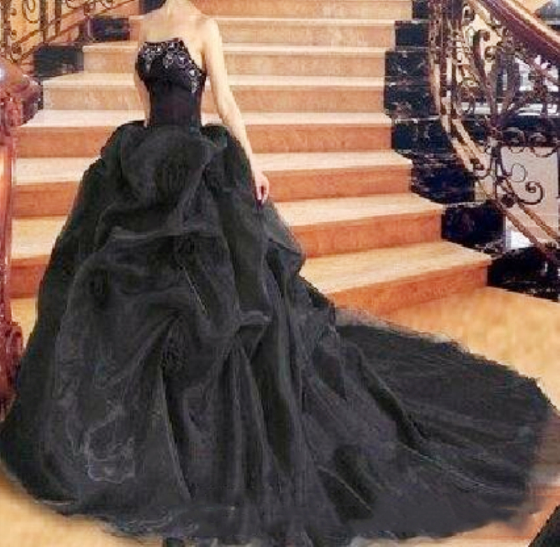 Gothic Vintage Black Wedding Dresses With Hand Made Flowers 2021 Ruched Strapless Applqiues Embroidery Long Train Bridal Gowns Plus Size