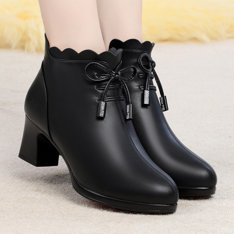 plus size women casual party nightclub dresses warm cotton winter boots sexy high heels boot cow leather shoes snow botas mujer, Red with fur
plus size women casual party nightclub dresses warm cotton winter boots sexy high heels boot cow leather shoes snow botas mujer, Red with fur