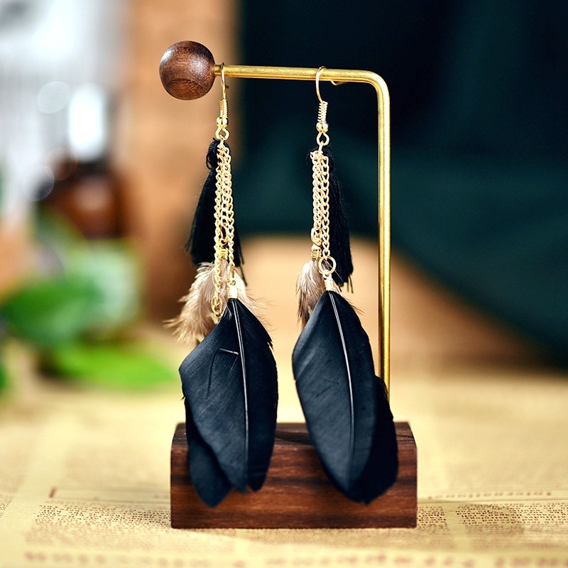Bohemian Earrings Retro National Style Long Color Feather Tassel Color Fashion Temperament Earrings For Women
Bohemian Earrings Retro National Style Long Color Feather Tassel Color Fashion Temperament Earrings For Women