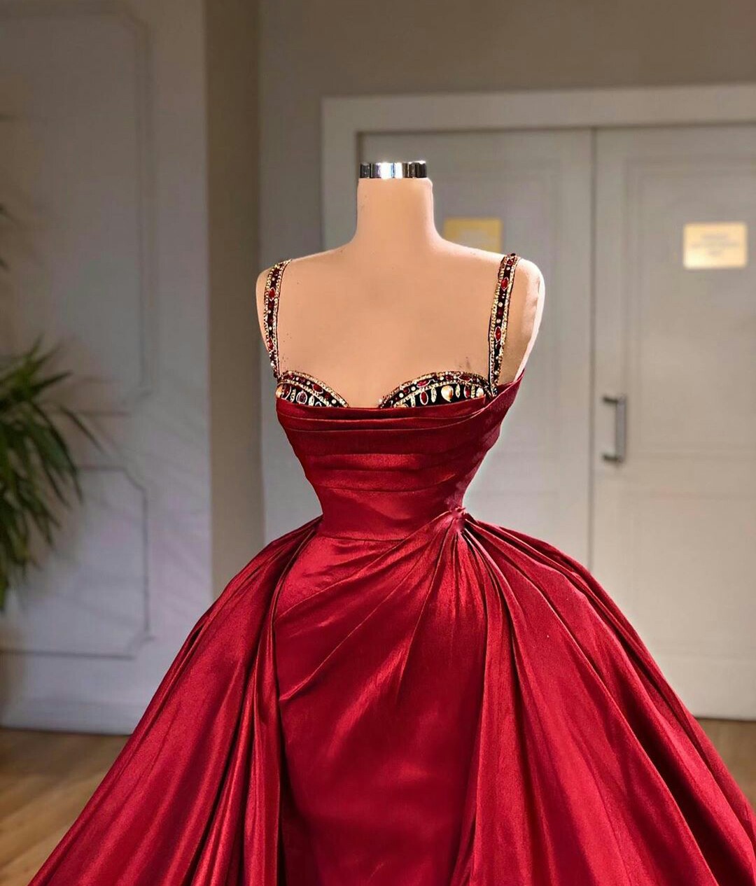 Gorgeous Mermaid Red Prom Dresses With Detachable Train Taffeta 2021 Beaded Crystal Formal Evening Gowns Vestidos De Soiree