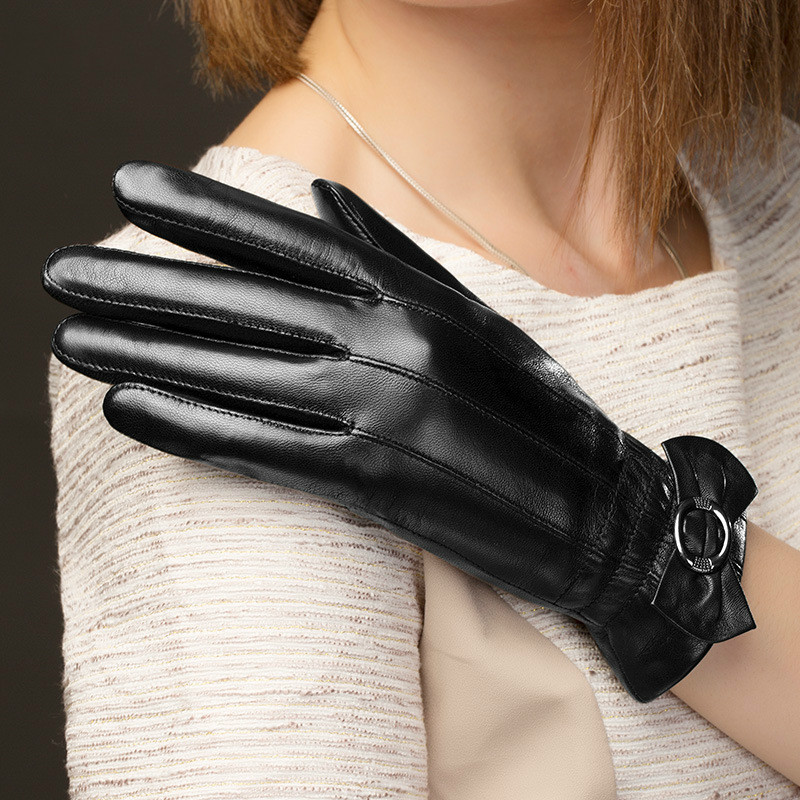 Winter Genuine Leather Women Gloves Sheepskin Warm Thicken Bowknot Driving Black Mittens Lady Leisure Fashion Hand Muff H3225
Winter Genuine Leather Women Gloves Sheepskin Warm Thicken Bowknot Driving Black Mittens Lady Leisure Fashion Hand Muff H3225