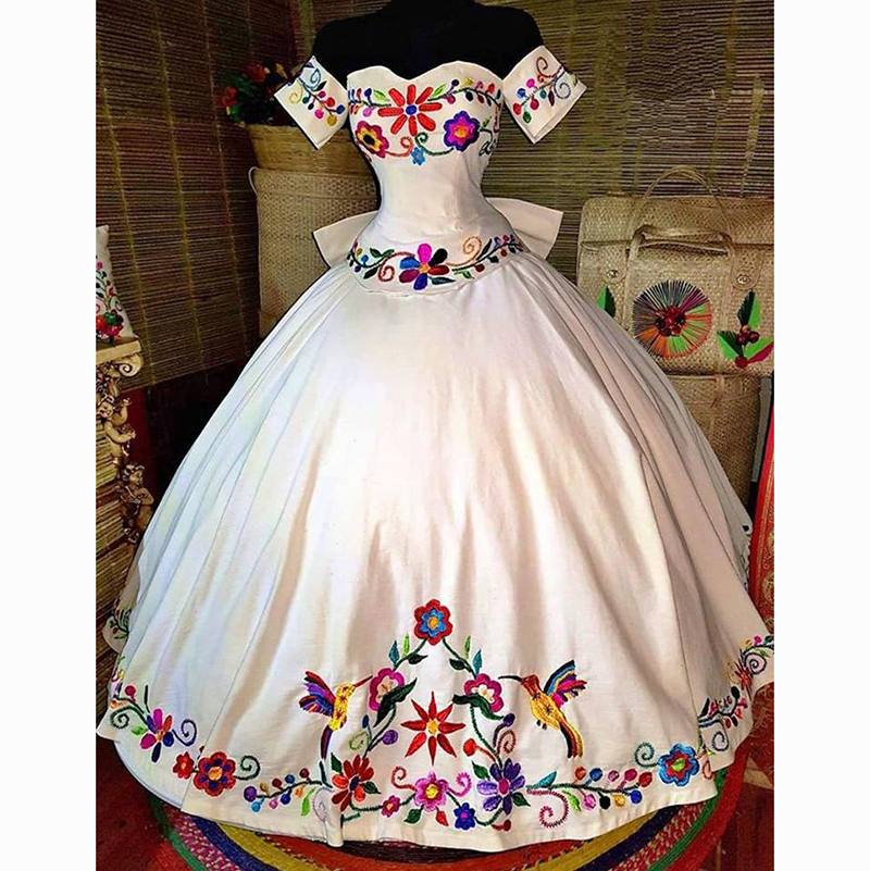 Mexican Embroidered Quinceanera Dresses Off Shoulder Crost Back Gowns Sweet 15 Dress Girls Ball Gown Theme Prom Vestidos