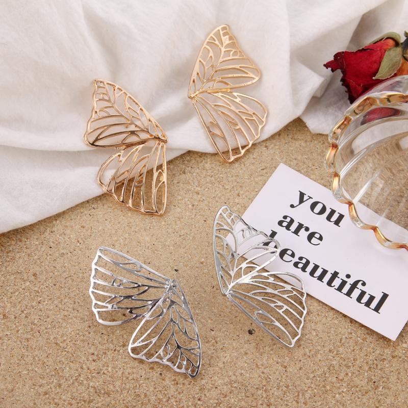 ZOVOLI Big Gold Butterfly Wing Stud Earrings For Women 2020 Statement Hyperbole Designer Pendant Earings Fashion Jewelry Brincos
ZOVOLI Big Gold Butterfly Wing Stud Earrings For Women 2020 Statement Hyperbole Designer Pendant Earings Fashion Jewelry Brincos