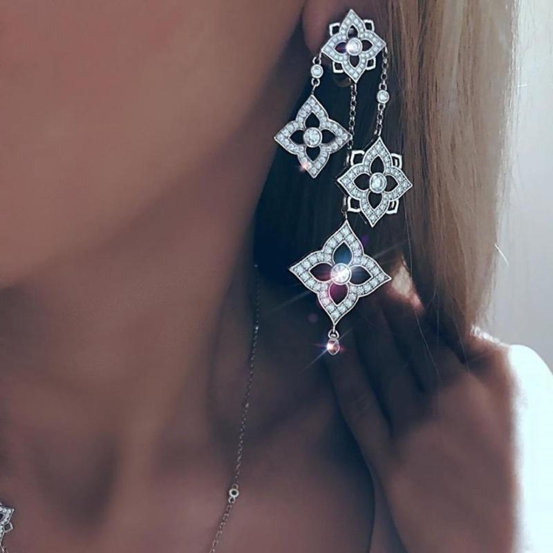 HIBRIDE Newest Design Long Tassel Statement Earrings CZ Women Bridal Wedding Drop Earrings brincos para as mulheres E-824
HIBRIDE Newest Design Long Tassel Statement Earrings CZ Women Bridal Wedding Drop Earrings brincos para as mulheres E-824