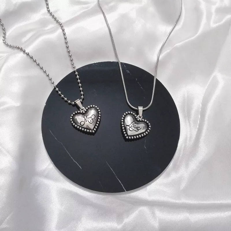 European and American Wind Snake Bone Chain Wave Point Peach Heart Letter Pendant Necklace Net Red Clavicle Chain Women's Packag
European and American Wind Snake Bone Chain Wave Point Peach Heart Letter Pendant Necklace Net Red Clavicle Chain Women's Packag