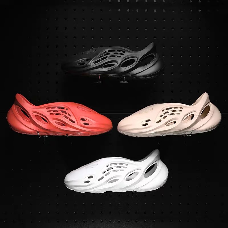 2020 New desinger Slippers Slide Foma Runner mens womens Water Shoes fashion Bone Desert Sand Resin white black red hole shoes
2020 New desinger Slippers Slide Foma Runner mens womens Water Shoes fashion Bone Desert Sand Resin white black red hole shoes