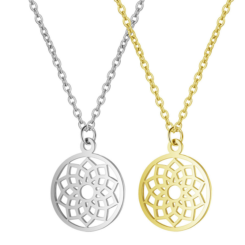 Stainless Steel Jewelry Vintage Gold/Silver Color Bohemian Hollow Carved Round Pendants Necklaces Chain Necklaces for Women
Stainless Steel Jewelry Vintage Gold/Silver Color Bohemian Hollow Carved Round Pendants Necklaces Chain Necklaces for Women