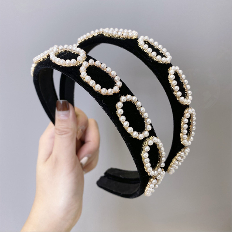 New headband pearl hair accessories women solid color sponge headband flannel alloy inlaid pearl hollow headbeads girl hair band
New headband pearl hair accessories women solid color sponge headband flannel alloy inlaid pearl hollow headbeads girl hair band