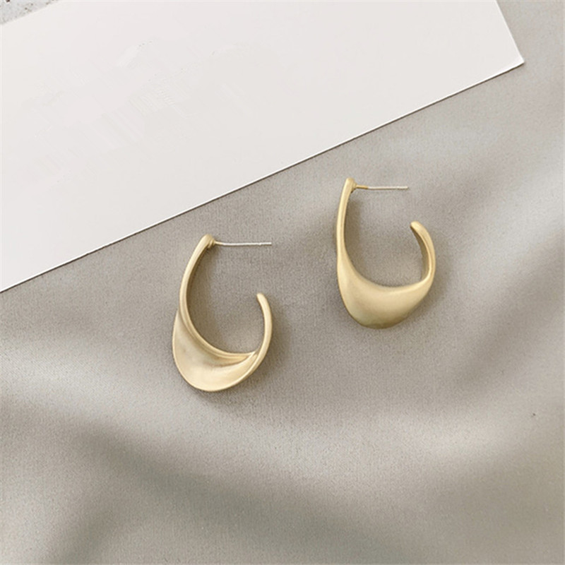 2020 new fashion simple retro U-shaped water drop deformation metal earrings magold earrings jewelry, girls party gifts
2020 new fashion simple retro U-shaped water drop deformation metal earrings magold earrings jewelry, girls party gifts