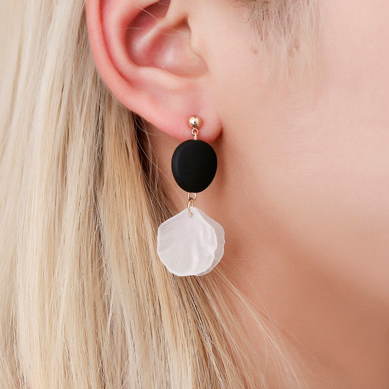 Dangle & Chandelier Japan And South Korea Sweet Cute Petal Earrings Female Small Fresh Shell Temperament Fairy Geometry
Dangle & Chandelier Japan And South Korea Sweet Cute Petal Earrings Female Small Fresh Shell Temperament Fairy Geometry