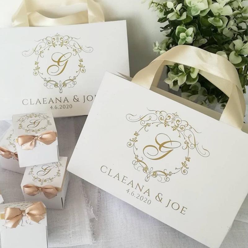 Personalized Wedding gift paper Bags beige satin ribbon 20*14*7cm Custom small Paper Bag for business event party, birthday
Personalized Wedding gift paper Bags beige satin ribbon 20*14*7cm Custom small Paper Bag for business event party, birthday