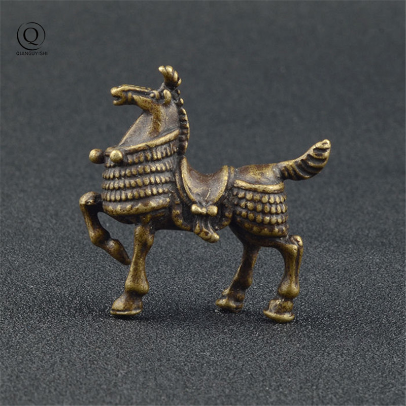Vintage Copper War Horse Figurines Nice Steed Horse animal pet keychain Keyring Keychain Classic 3D Bag Chain Key Creative Gift
Vintage Copper War Horse Figurines Nice Steed Horse animal pet keychain Keyring Keychain Classic 3D Bag Chain Key Creative Gift