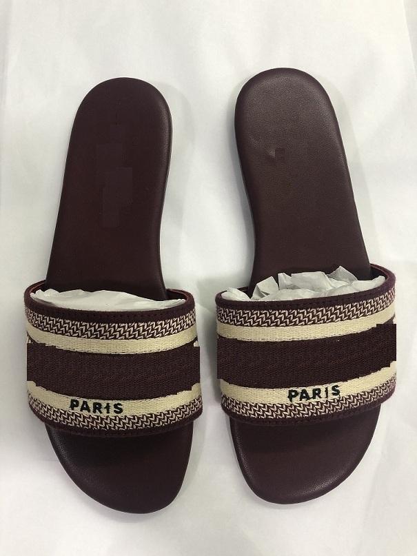 luxury Designer Leather Ladies Sandals Summer Flat Slipper fashion beach Cartoon Big head Slipper Rainbow letters slippers women shoes, Chocolate
luxury Designer Leather Ladies Sandals Summer Flat Slipper fashion beach Cartoon Big head Slipper Rainbow letters slippers women shoes, Chocolate