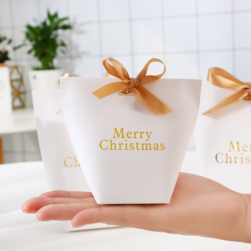 5pcs/lot Christmas party gift candy bags christmas chocolate decoration candy box for party decorations
5pcs/lot Christmas party gift candy bags christmas chocolate decoration candy box for party decorations