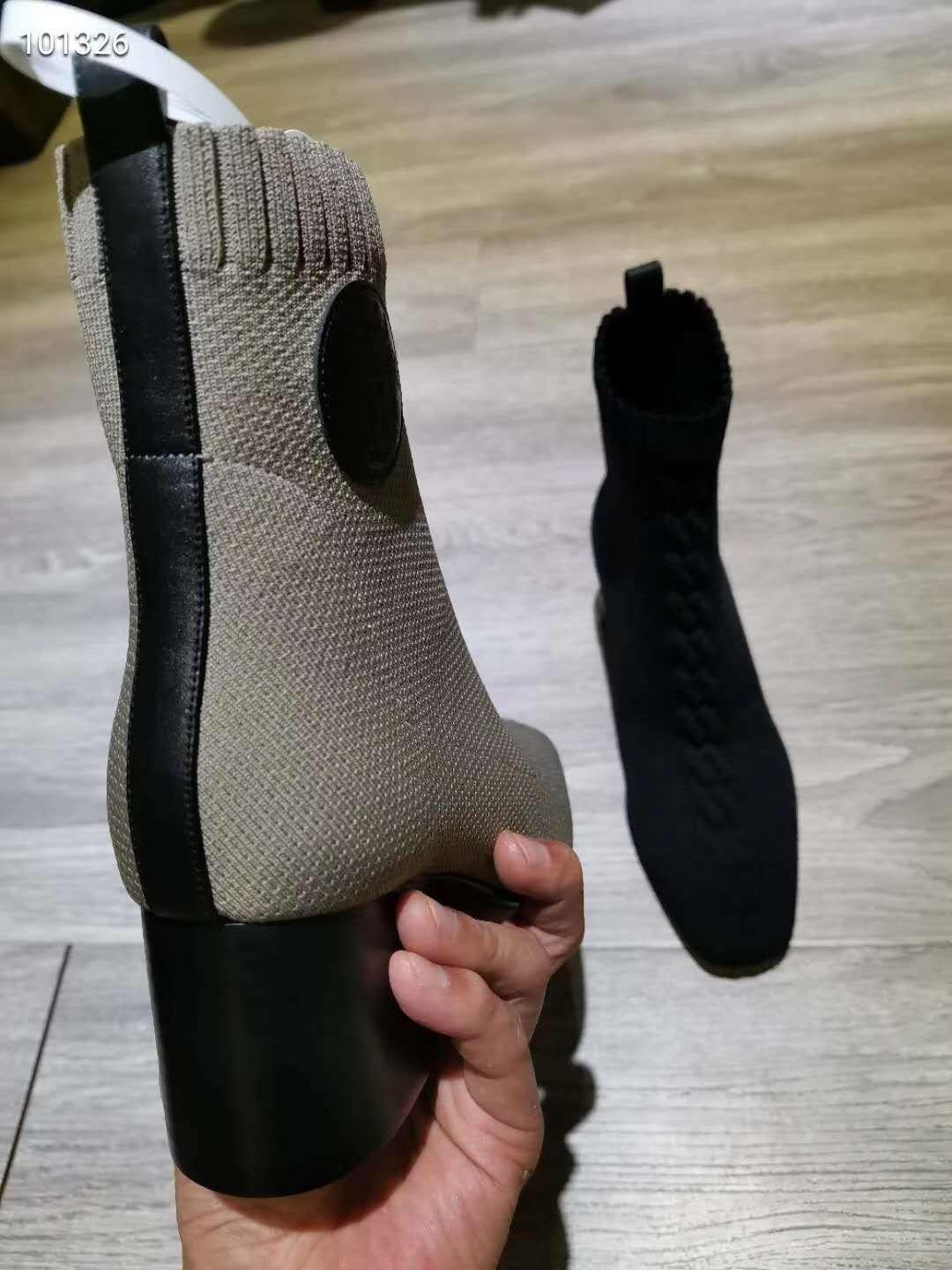 Luxury designer H house high root shoes knitted elastic socks boots thick leather boots with Martin boots, Black
Luxury designer H house high root shoes knitted elastic socks boots thick leather boots with Martin boots, Black