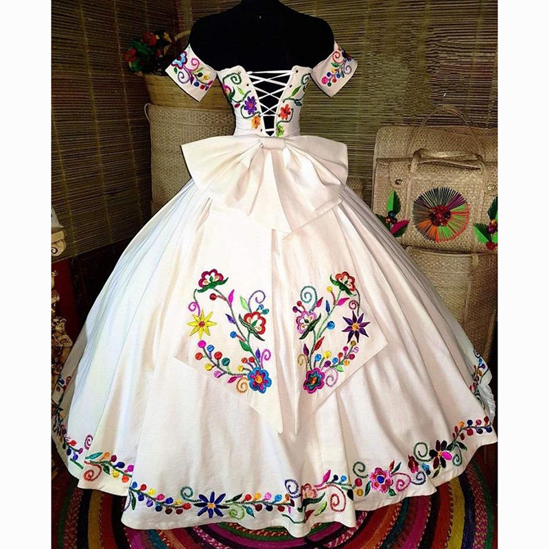 Mexican Embroidered Quinceanera Dresses Off Shoulder Crost Back Gowns Sweet 15 Dress Girls Ball Gown Theme Prom Vestidos