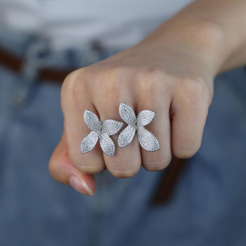 summer high quality luxury Iced out bling full cz fashion women jewelry micro pave 5A cz big flower open adjusted finger ring
summer high quality luxury Iced out bling full cz fashion women jewelry micro pave 5A cz big flower open adjusted finger ring