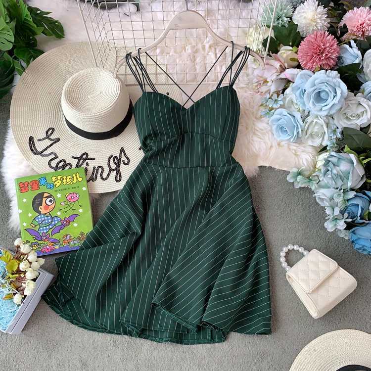2020 New Summer Women Sexy V-neck Backless Spaghetti Strap Dress Fashion Striped Slim A-line Robe Ladies Sandy Beach Clothes
2020 New Summer Women Sexy V-neck Backless Spaghetti Strap Dress Fashion Striped Slim A-line Robe Ladies Sandy Beach Clothes