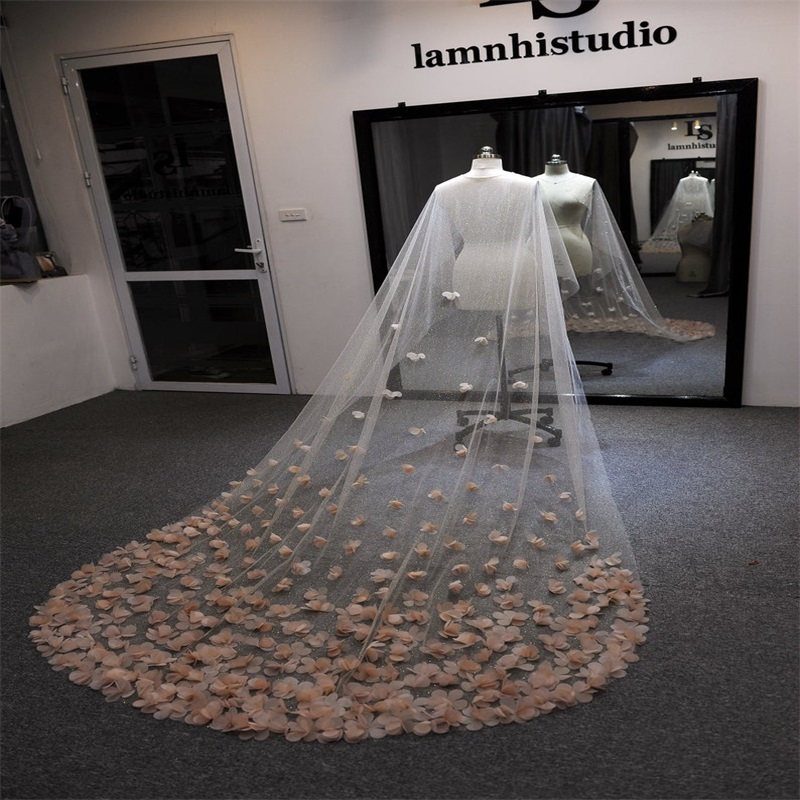 Luxury Wedding Veils Chic Hand Made Flower Newest Three Meters Long Veils Hot Sale One Layers Cathedral Length Bridal Veil