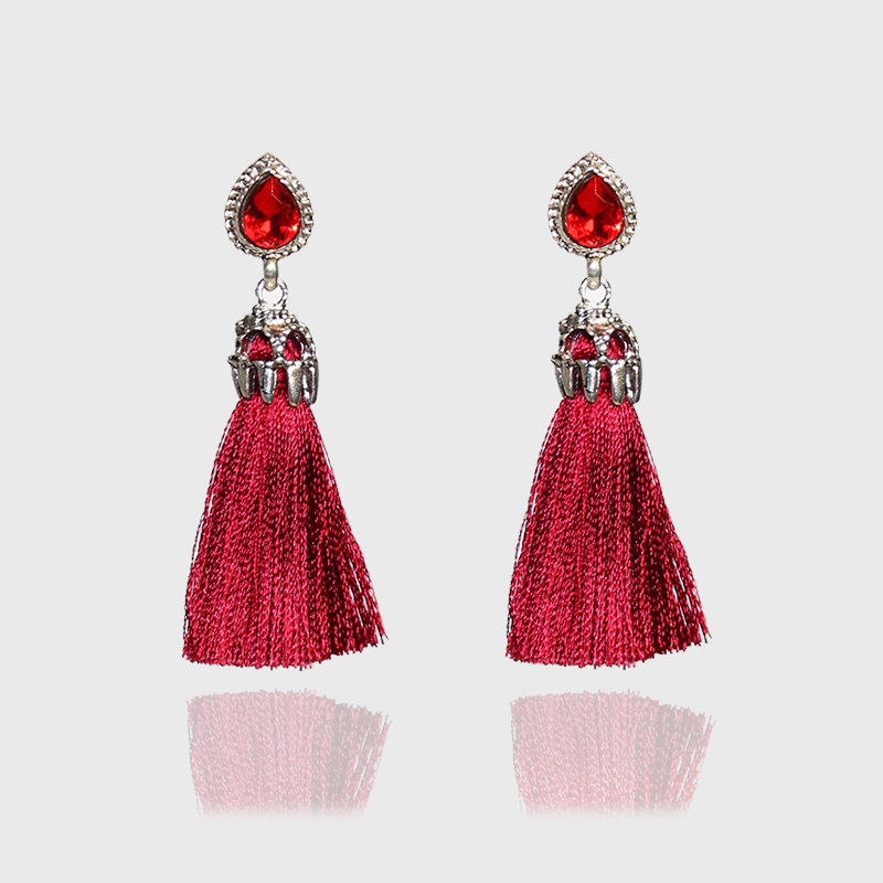 European Ladies Alloy Rhinestone Trendy Jewelry Accessories for Girls Welding Dangle Drop Bohemian Vintage Tassel Earrings Long
European Ladies Alloy Rhinestone Trendy Jewelry Accessories for Girls Welding Dangle Drop Bohemian Vintage Tassel Earrings Long