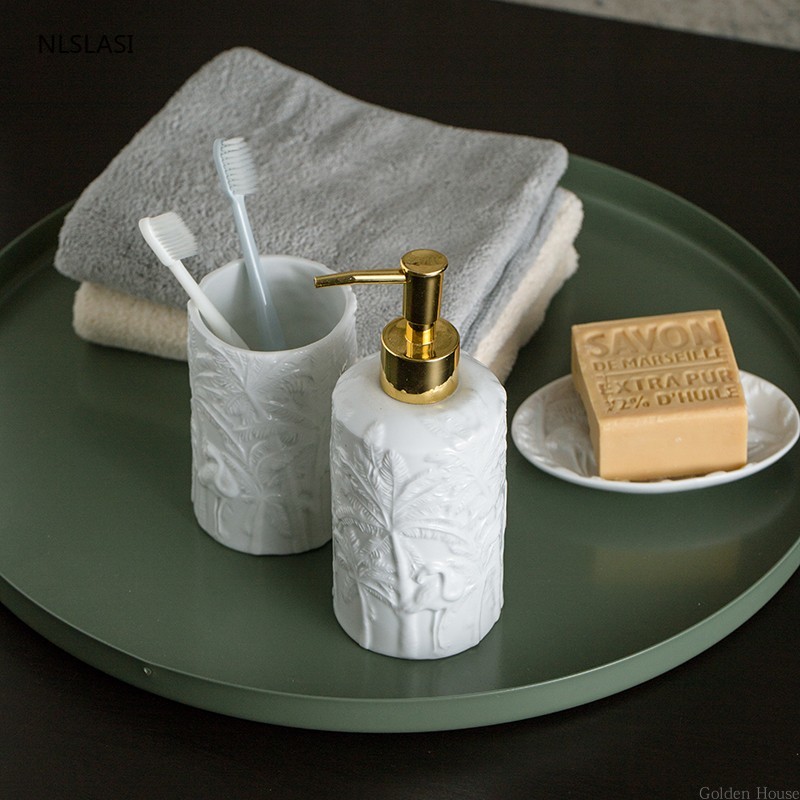 Milky white bathroom four-piece set Nordic shower gel bottled embossed flamingo palm tree bathroom supplies hotel
Milky white bathroom four-piece set Nordic shower gel bottled embossed flamingo palm tree bathroom supplies hotel