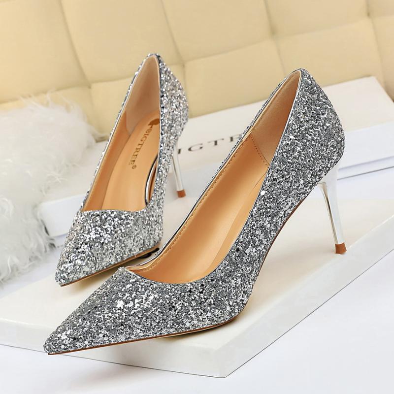 2020 Women shoes Wedding high heels Female shiny pumps pointed toe Sexy ladies thin heels Silver gold sequins Women party shoe, Black
2020 Women shoes Wedding high heels Female shiny pumps pointed toe Sexy ladies thin heels Silver gold sequins Women party shoe, Black