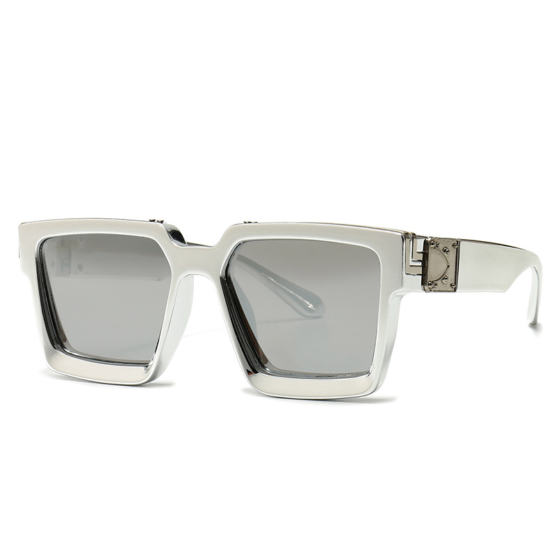 2020 Fashion Designer Oversized Square Sunglasses Men Women Vintage Shield Metal Classic Sun Glasses For Male UV400
2020 Fashion Designer Oversized Square Sunglasses Men Women Vintage Shield Metal Classic Sun Glasses For Male UV400