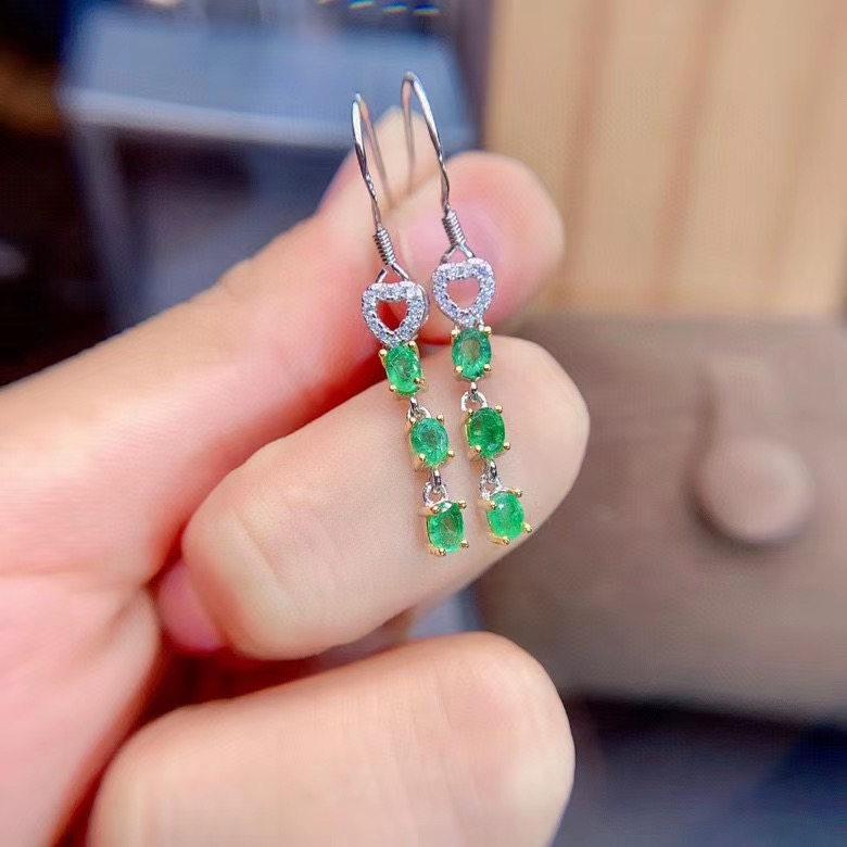 Real Natural Green Emerald gem earrings for beauty silver jewelry birthday party gift Earring
Real Natural Green Emerald gem earrings for beauty silver jewelry birthday party gift Earring